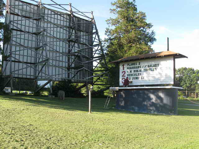 Point Drive-In - 2014 Photo